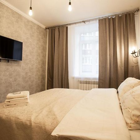 Ultra Lux 3 Rooms Apartment Near Arena City Kiev Esterno foto