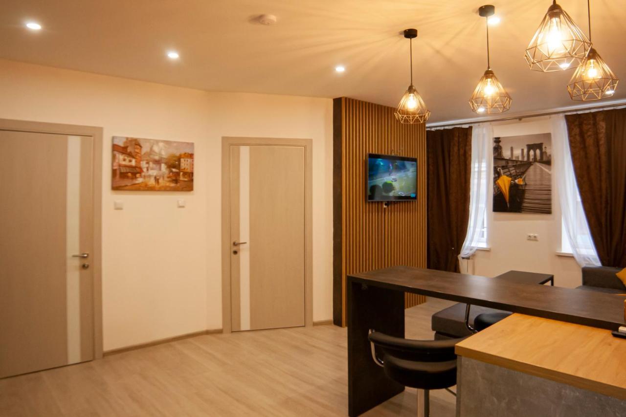 Ultra Lux 3 Rooms Apartment Near Arena City Kiev Esterno foto