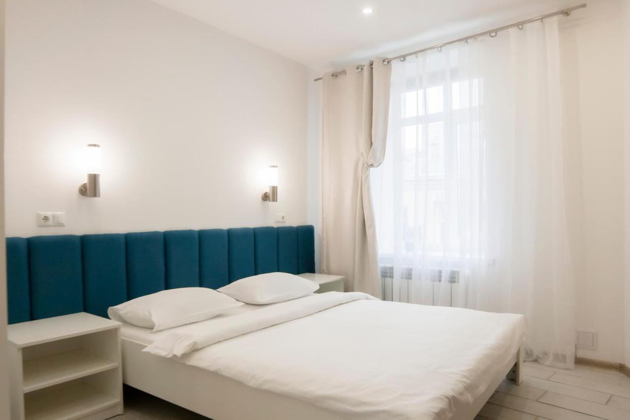 Ultra Lux 3 Rooms Apartment Near Arena City Kiev Esterno foto