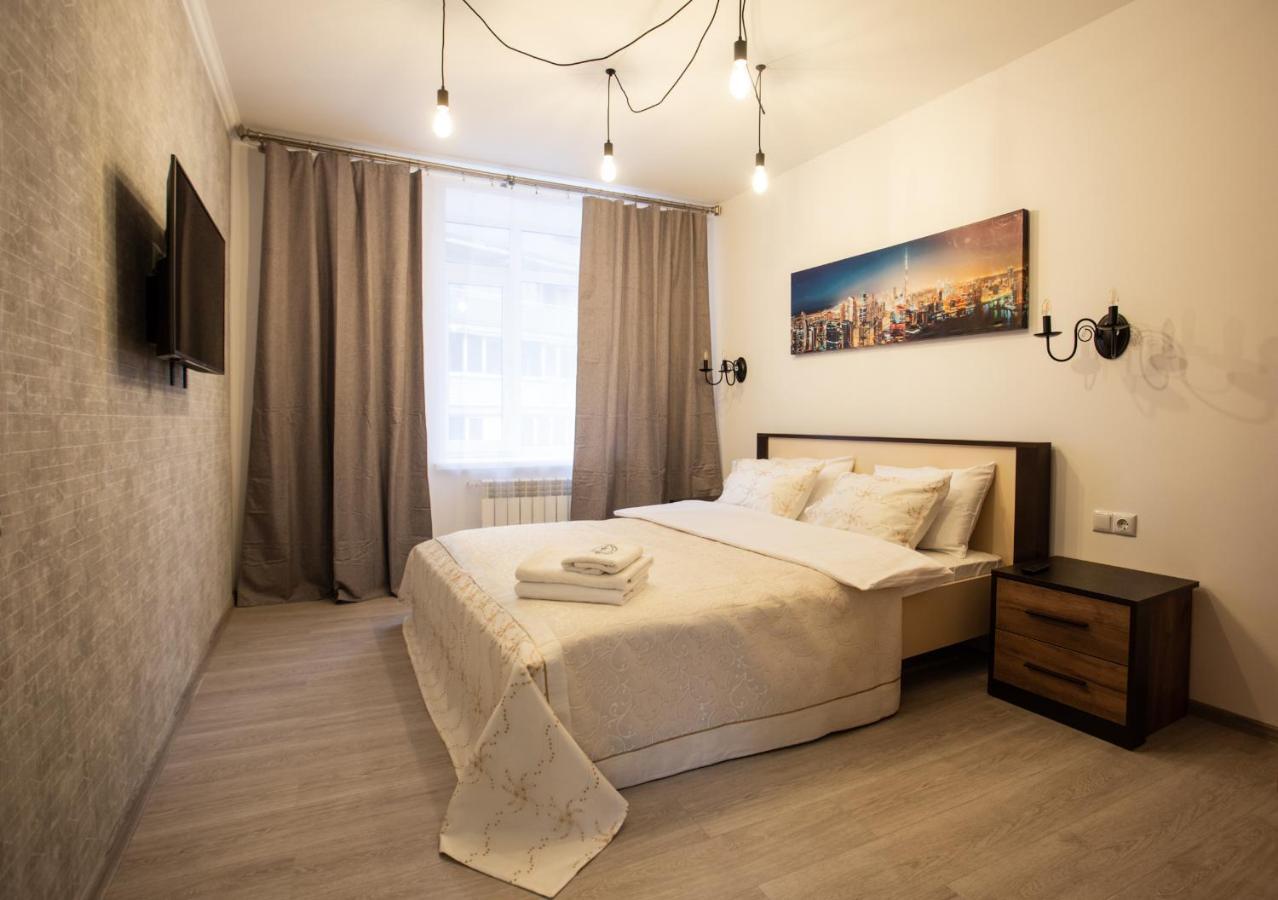 Ultra Lux 3 Rooms Apartment Near Arena City Kiev Esterno foto