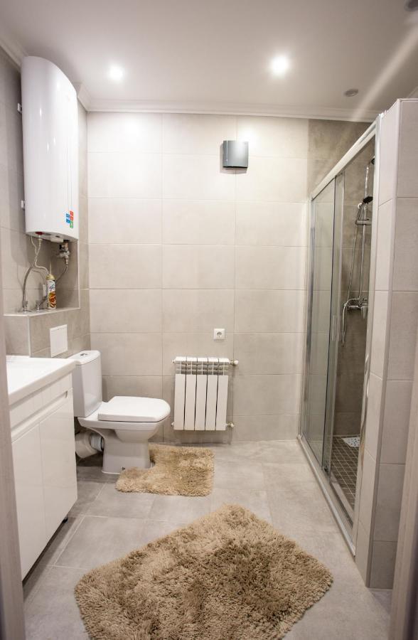 Ultra Lux 3 Rooms Apartment Near Arena City Kiev Esterno foto