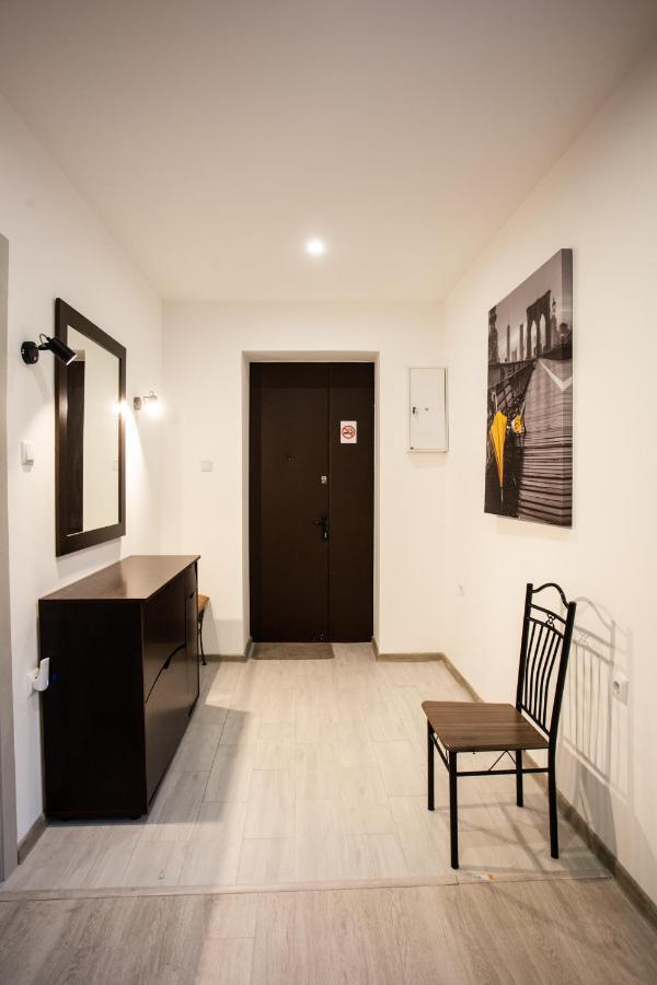 Ultra Lux 3 Rooms Apartment Near Arena City Kiev Esterno foto