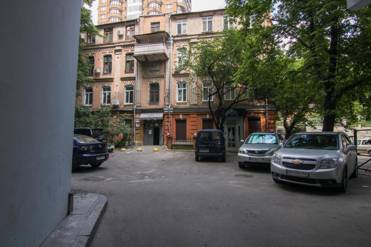 Ultra Lux 3 Rooms Apartment Near Arena City Kiev Esterno foto
